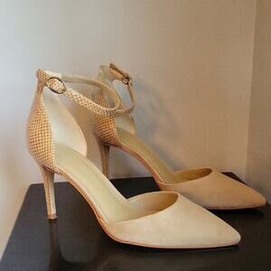 Marc Fisher Suede Cream Pointed-Toe 3 1/2" Heels with Ankle Strap Size 9